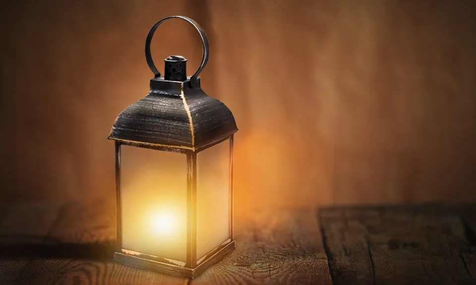 8.5" B/O Antique Dancing Flame Effect Lantern