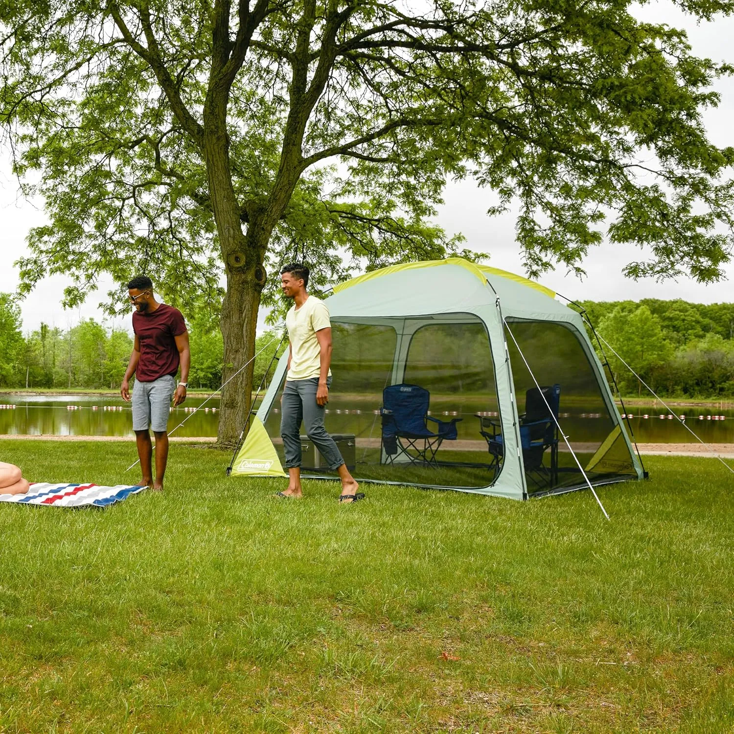 Coleman Skyshade Screened Shelter with Easy Setup, Lightweight Picnic Screen Room for Bug-Free Lounging, Made of PFAS-Free Materials