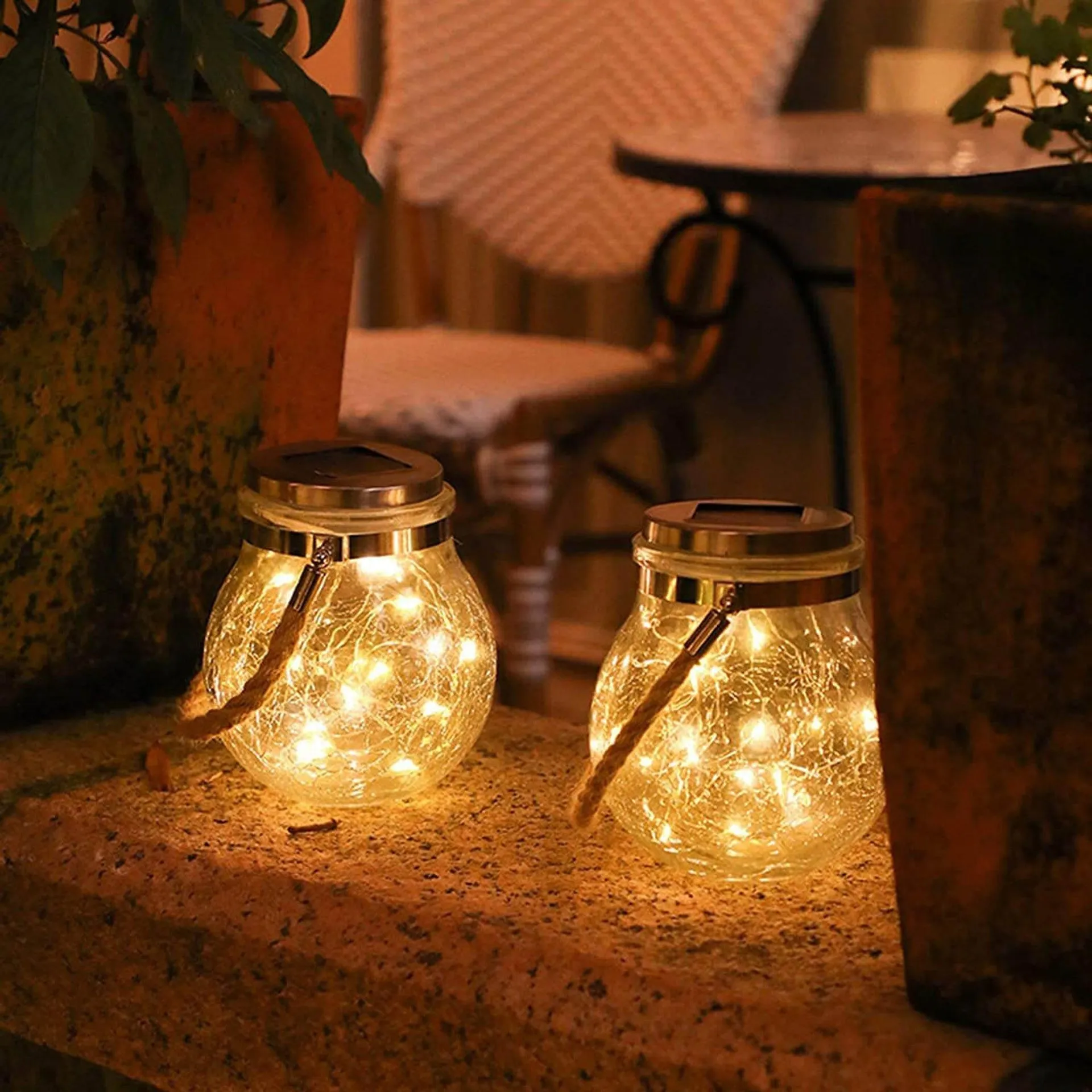 Solar Glass Light – Enchanting Outdoor LED Lantern with Crackled Glass Design