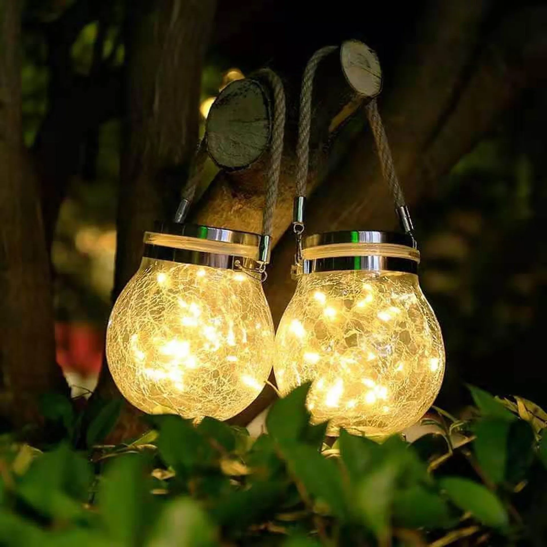 Solar Glass Light – Enchanting Outdoor LED Lantern with Crackled Glass Design