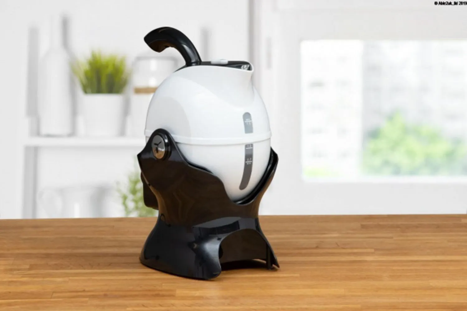 Uccello Kettle – Effortless Pouring. Ergonomic Disability Tipping Aid