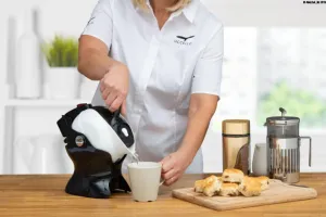 Uccello Kettle – Effortless Pouring. Ergonomic Disability Tipping Aid